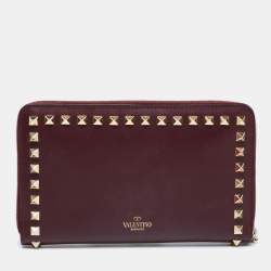 Pre Owned Valentino Burgundy Leather Medium Rockstud Zip Around Wallet