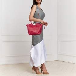 Pre Owned Valentino Magenta Leather Rockstud Trapeze Tote