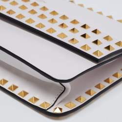 Pre Owned Valentino White Leather Rockstud Wristlet Clutch