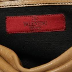 مملوكة مسبقًا حقيبة كتف فالنتينو جلد بني مرصع شعار حرف V