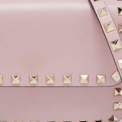 Pre Owned حقيبة كروس فالنتينو روكستد جلد أسود صغيرة بقلاب