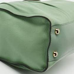 مملوكة مسبقًا حقيبة فالنتينو أفروديت جلد بني فاتح/بيج بفيونكة 