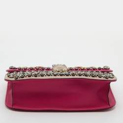 مملوكة مسبقًا حقيبة فالنتينو غلام جلد متعدد الألوان مزخرف روكستد بقفل بقلاب متوسطة