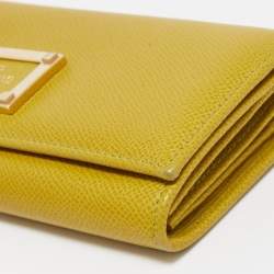 Pre Owned Valentino Green Leather Logo Flap Continental Wallet 