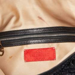 مملوكة مسبقًا Valentino Black Bead Embellished Crochet Fabric V Ring Baguette Bag