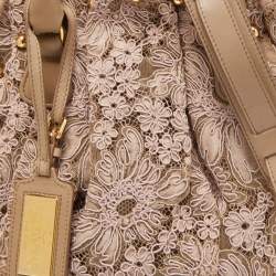 مملوكة مسبقًا حقيبة فالنتينو دوم دانتيل أسود بفيونكة