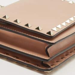 Pre Owned Valentino Beige Leather Rockstud Flap Chain Clutch