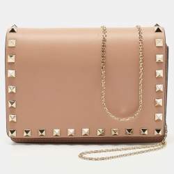 Pre Owned Valentino Beige Leather Rockstud Flap Chain Clutch