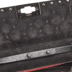 Pre Owned Valentino Black Quilted Crinkled Leather Rockstud Spike Chain Clutch 