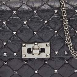Pre Owned Valentino Black Quilted Crinkled Leather Rockstud Spike Chain Clutch 