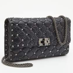 Pre Owned Valentino Black Quilted Crinkled Leather Rockstud Spike Chain Clutch 