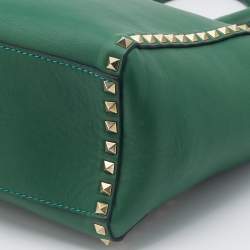 مملوكة مسبقًا Valentino Green Leather Small Rockstud Trapeze Tote