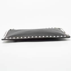 Pre Owned Valentino Black Leather Rockstud Clutch