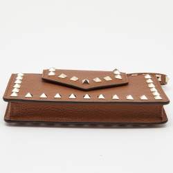 مملوكة مسبقًا Valentino Brown Leather Rockstud Chain Phone Pouch