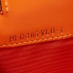 مملوكة مسبقًا Valentino Neon Orange Leather Rockstud Trifold Wristlet Clutch