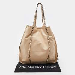 Pre Owned Valentino Beige Leather Rockstud Shopper Tote