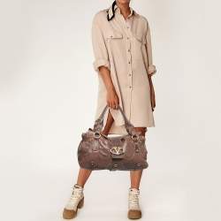 مملوكة مسبقًا Valentino Brown Leather Catch Satchel