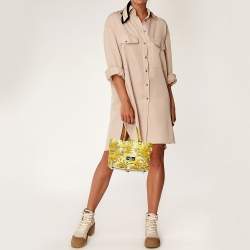 مملوكة مسبقًا Valentino Yellow Satin and Patent Leather Applique Tote