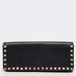 مملوكة مسبقًا Valentino Black Leather Rockstud Bangle Clutch