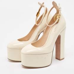 Pre Owned Valentino Cream Patent Leather Tan-go Pumps Size 38.5