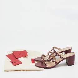 Pre Owned Valentino Burgundy Leather Rockstud Slide Sandals Size 39
