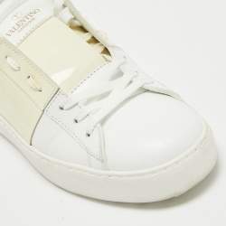 Pre Owned Valentino White Leather Rockstud  Low Top Sneakers 39