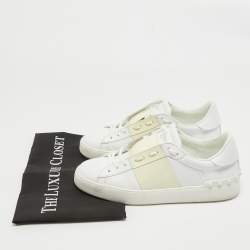 Pre Owned Valentino White Leather Rockstud  Low Top Sneakers 39