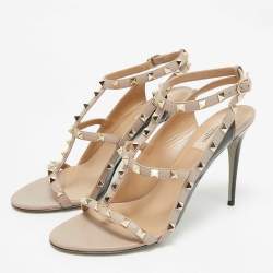 Pre Owned Valentino Beige/Black Patent and Leather Rockstud Ankle Strap Sandals Size 40.5