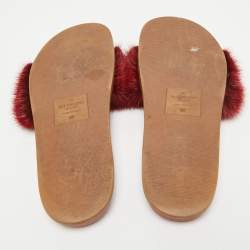Pre Owned Valentino Red Fur Rockstud Slide Flats Size 38