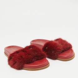 Pre Owned Valentino Red Fur Rockstud Slide Flats Size 38