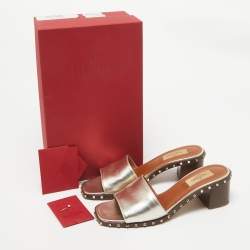 Pre Owned Valentino Gold Leather Soul Rockstud Slide Sandals Size 37