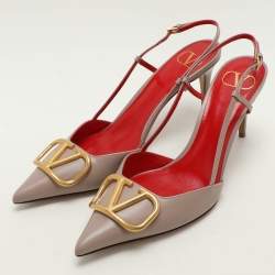 Pre Owned Valentino Beige Leather Escape V logo Pumps Size 40