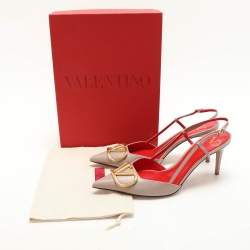 Pre Owned Valentino Beige Leather Escape V logo Pumps Size 40