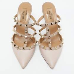 مملوكة مسبقًا Valentino Beige Leather Rockstud Pointed Toe Mules Size 36.5