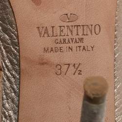 Pre Owned Valentino Metallic/Beige Leather Rockstud Pumps Size 37.5
