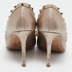 Pre Owned Valentino Rose Gold Leather Rockstud Pumps Size 38.5