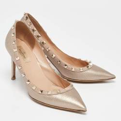 Pre Owned Valentino Rose Gold Leather Rockstud Pumps Size 38.5