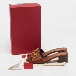 Pre Owned Valentino Brown Leather VLogo Slide Sandals Size 38.5