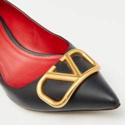 Pre Owned Valentino Black Leather Escape V logo Pumps Size 40.5