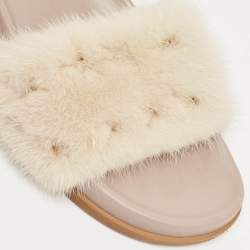 Pre Owned Valentino White Mink Fur Rockstud Flat Slides Size 38.5