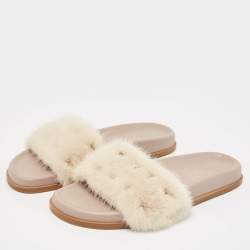 Pre Owned Valentino White Mink Fur Rockstud Flat Slides Size 38.5