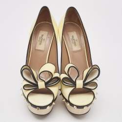Valentino Cream/Black Patent Leather Wooden Platform Rockstud Pumps Size 39
