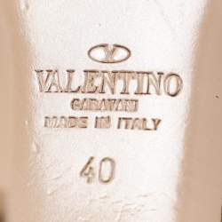 مملوكة مسبقًا Valentino Red/Beige Patent Leather Rockstud Ankle Strap Pumps Size 40