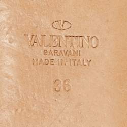 مملوكة مسبقًا Valentino Silver Leather Rockstud Slide Flats Size 36