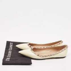 Pre Owned Valentino White/Beige Leather Rockstud Pointed Toe Ballet Flats Size 38