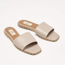 Pre Owned Valentino Beige Leather Rockstud Flat Slides Size 36.5