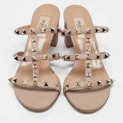 مملوكة مسبقًا Valentino Beige Leather Rockstud Ankle Strap Sandals Size 37.5