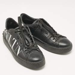 Valentino Black/White Leather VLTN Rockstud Low Top Sneakers Size 38.5