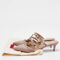 Pre Owned Valentino Beige Leather Rockstud Pointed Toe Mules Size 39.5