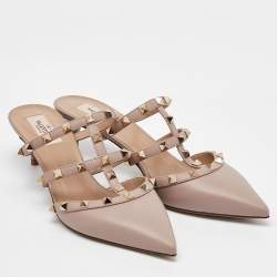 Pre Owned Valentino Beige Leather Rockstud Pointed Toe Mules Size 39.5